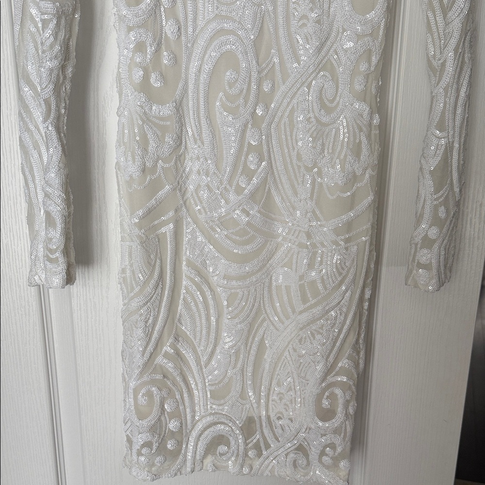 Elegant White Lace Dress - Picture 5 of 5